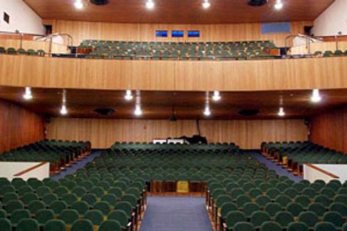 Platéia do Cine Teatro Universitário Ouro Verde: tudo transformado em cinzas