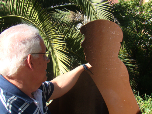 Despeço-me de Neruda, em sua praça de La Sebastiana, já a fazer planos para a visita a Isla Negra.